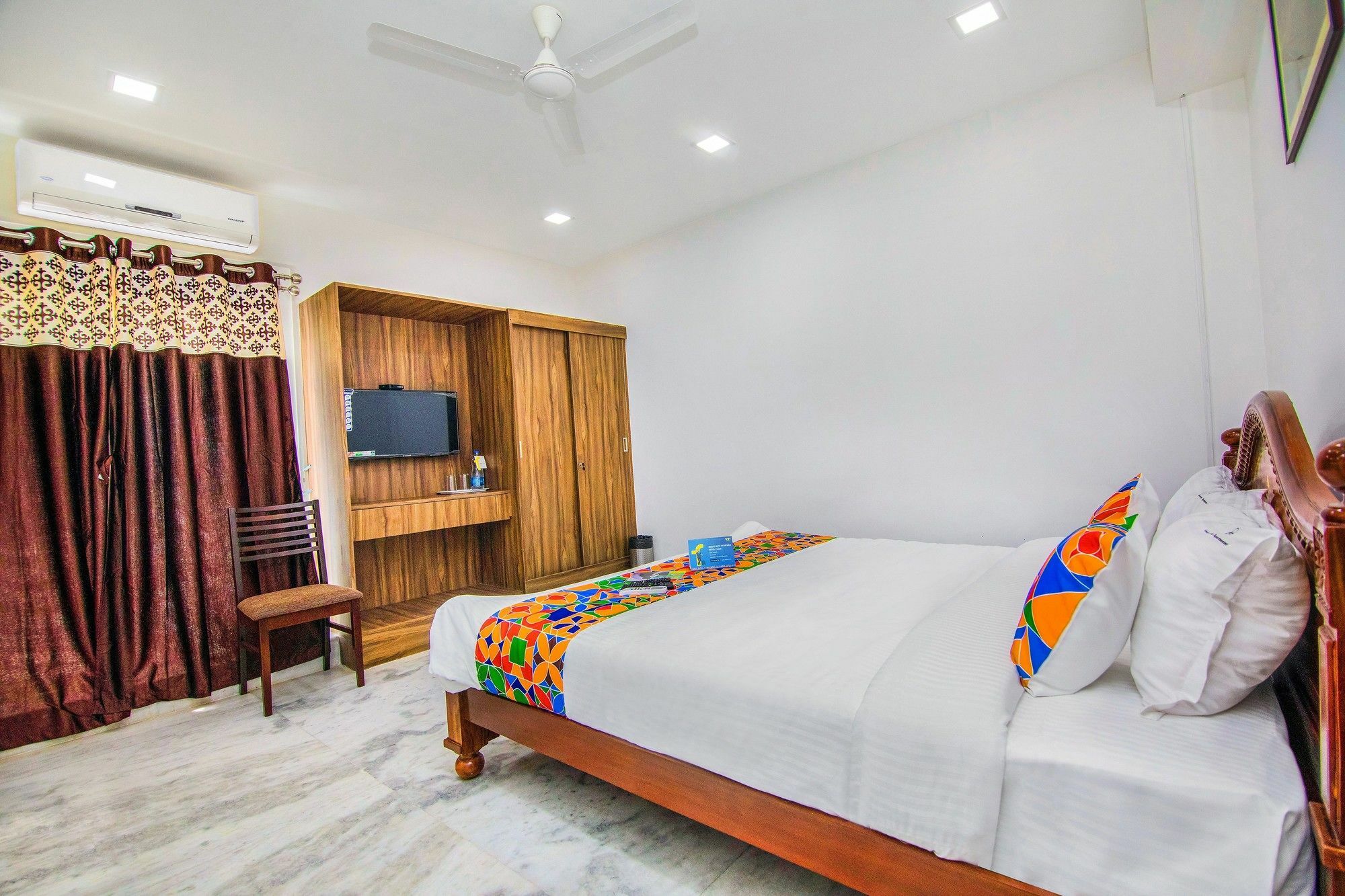 צ'נאי Fabhotel Venkeys Service Apartment Mylapore מראה חיצוני תמונה