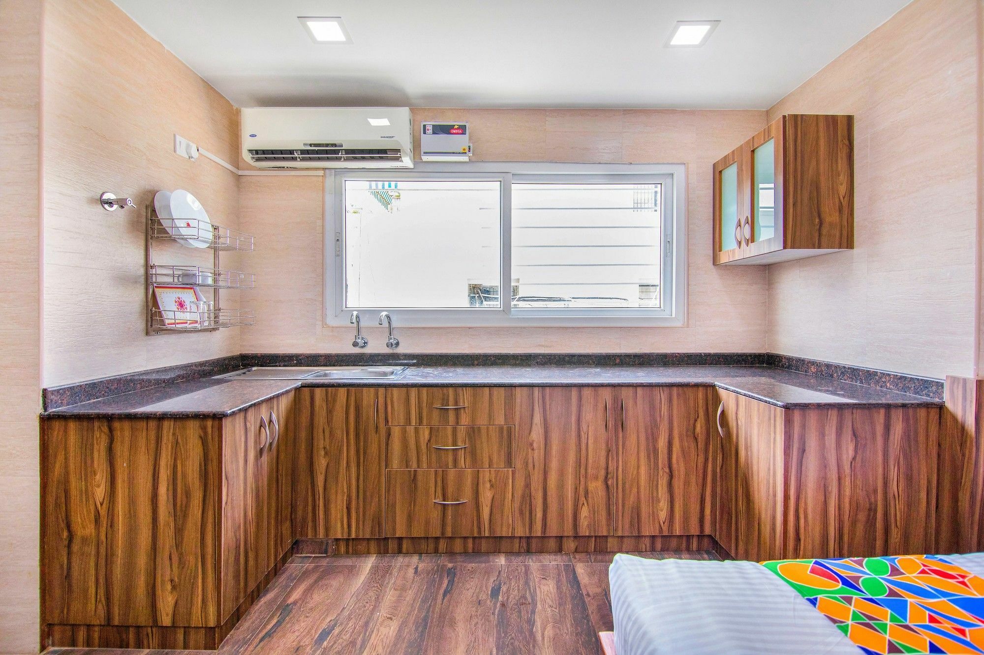 צ'נאי Fabhotel Venkeys Service Apartment Mylapore מראה חיצוני תמונה