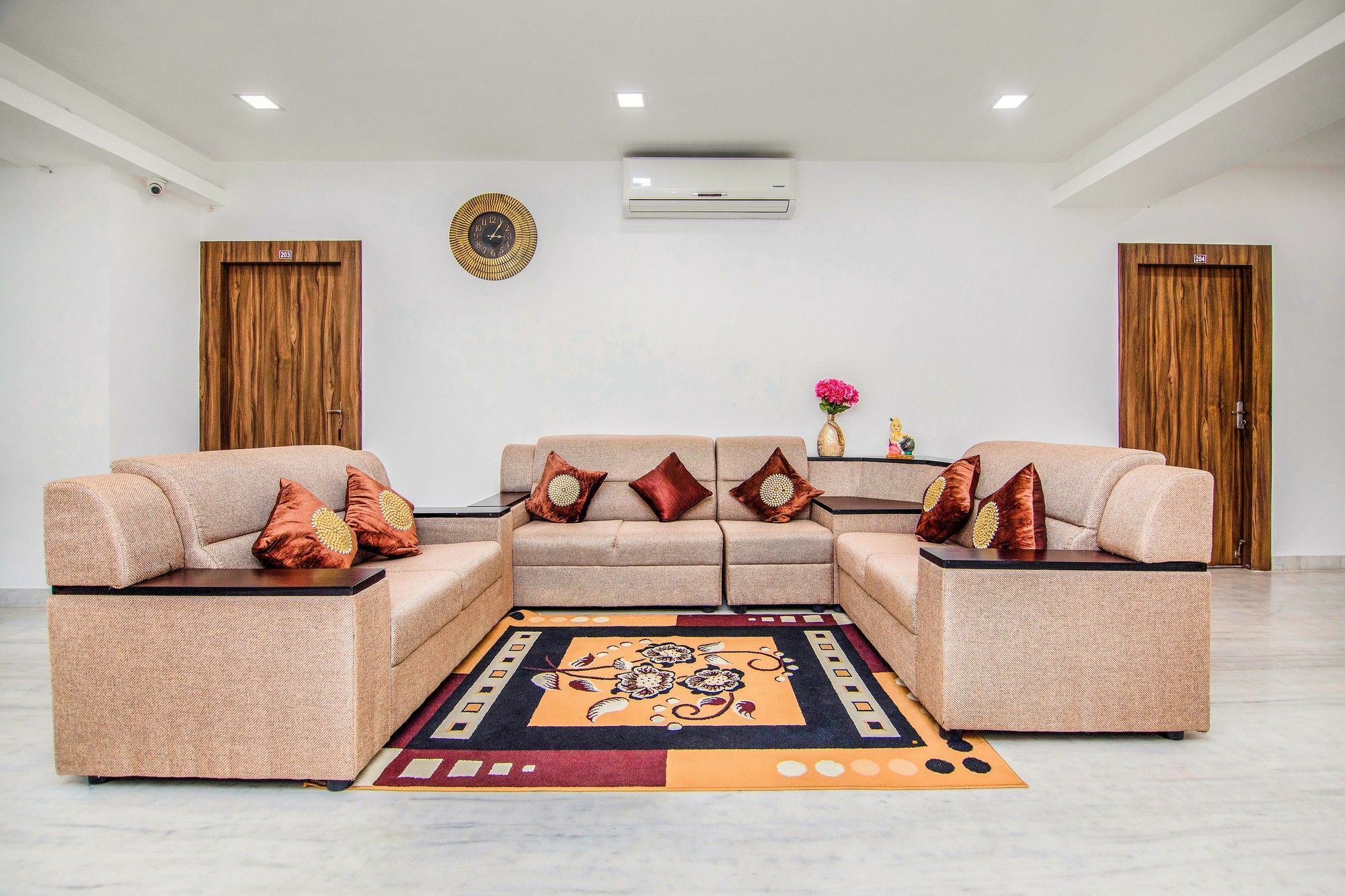 צ'נאי Fabhotel Venkeys Service Apartment Mylapore מראה חיצוני תמונה