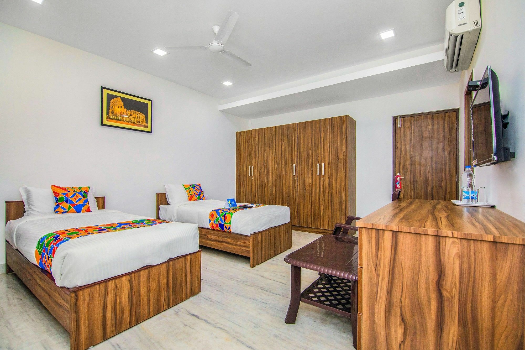 צ'נאי Fabhotel Venkeys Service Apartment Mylapore מראה חיצוני תמונה